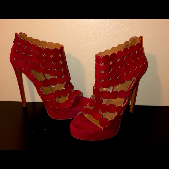 Alaia Red Suede Scalloped CutOut Heel,Size-38.5 - Picture 14 of 16